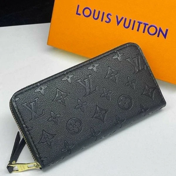 An Elegant Women Wallet From Louis Vuitton